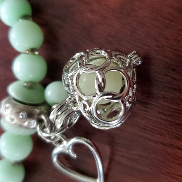 NWOT bracelet and earrings set - Picture 5 of 12